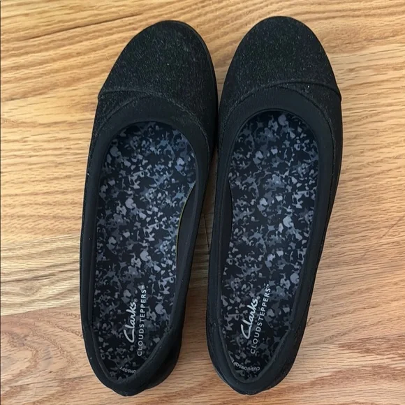 Clarks Women's Cloudsteppers Black Loafers - Picture 5 of 6